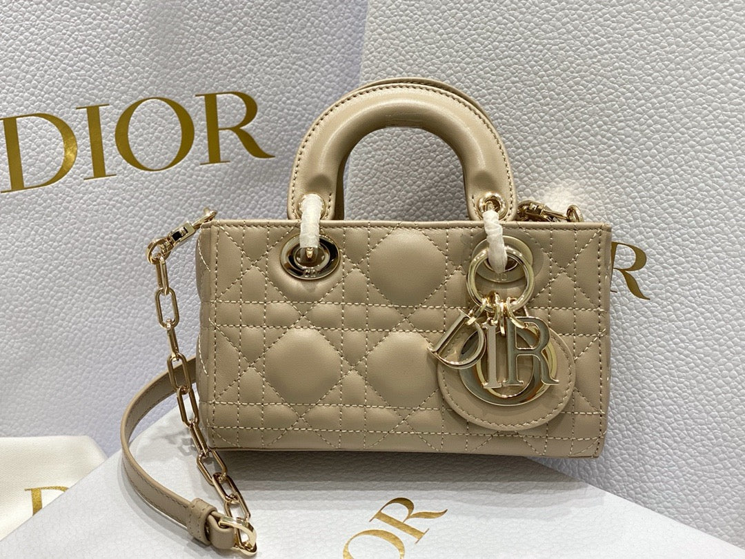 DIOR - D Joy bag