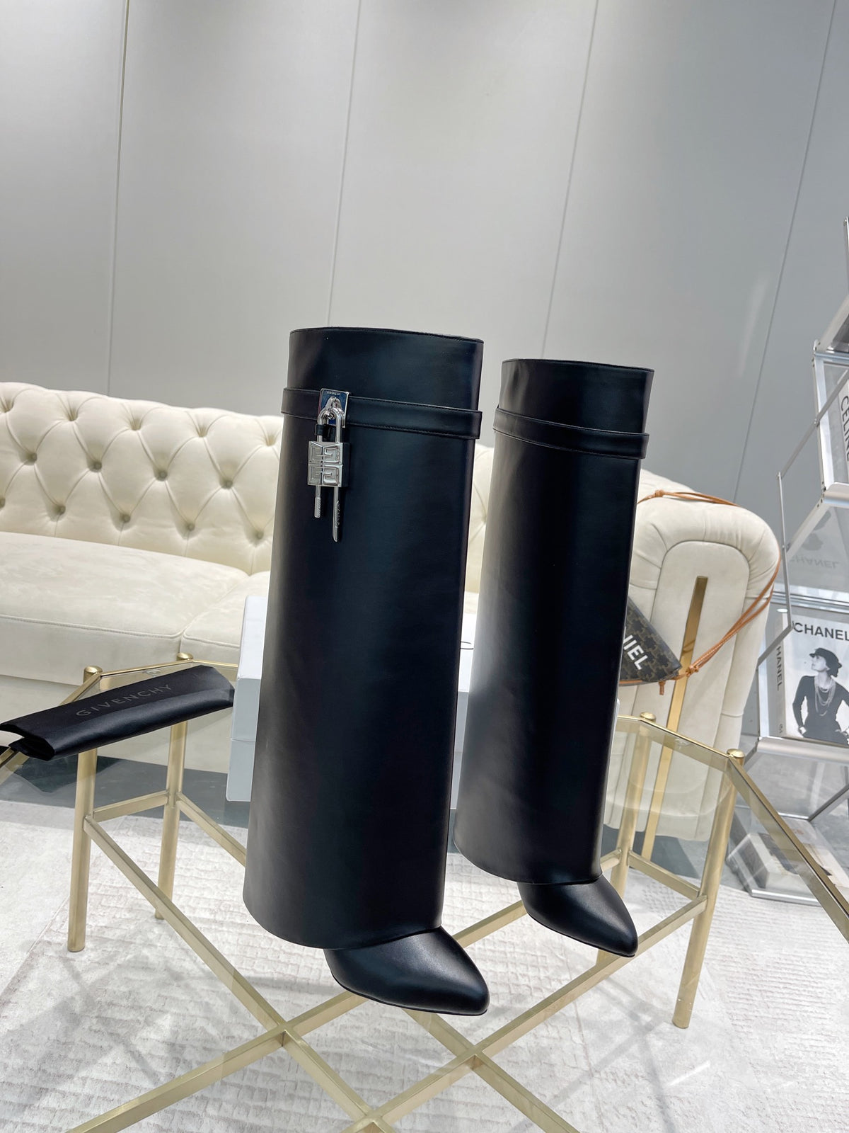 GIVENCHY - Shark lock boots