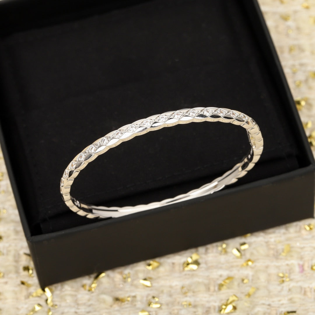 CHANEL - Bangle