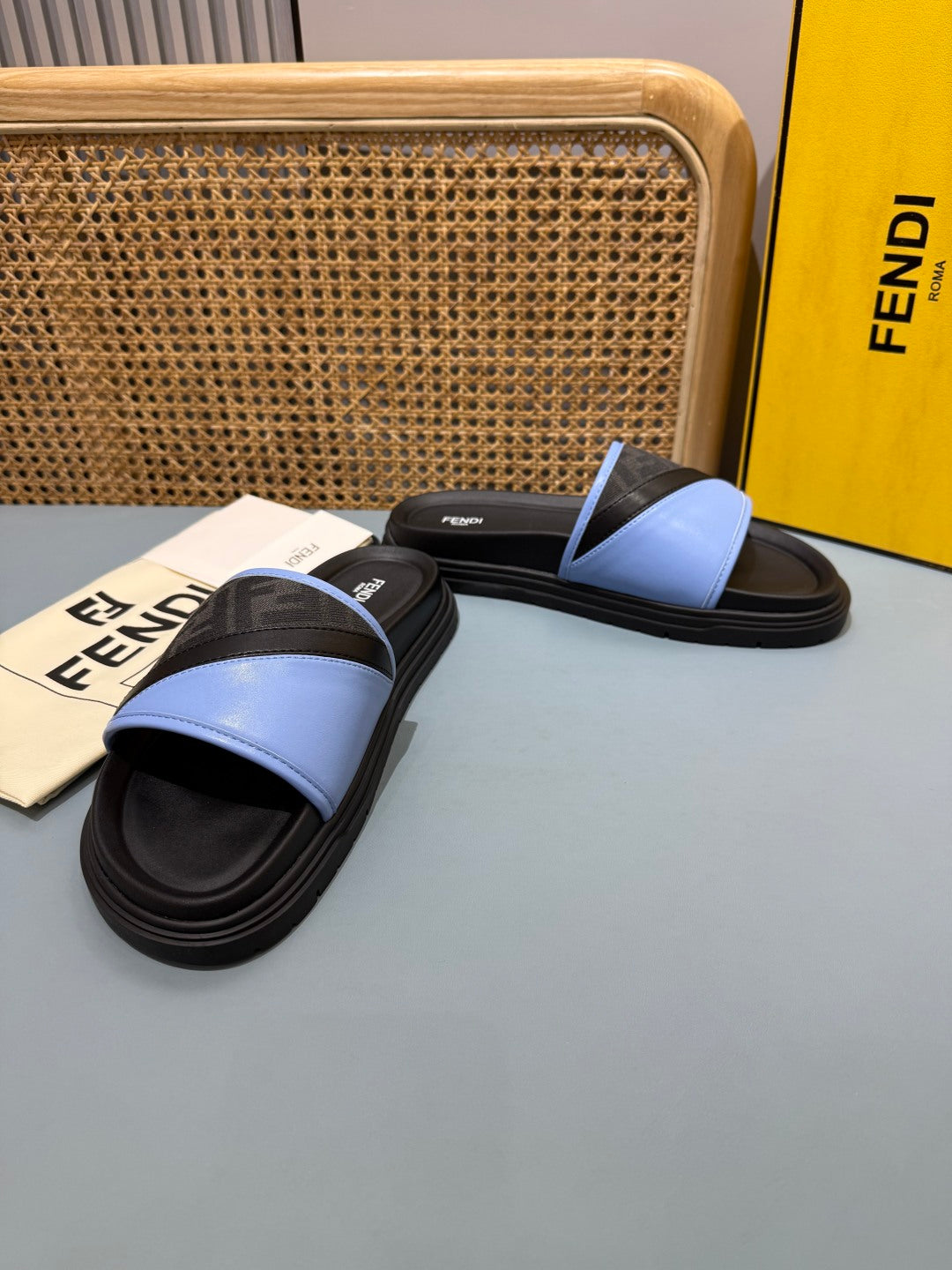 FENDI - Diagonal Slides
