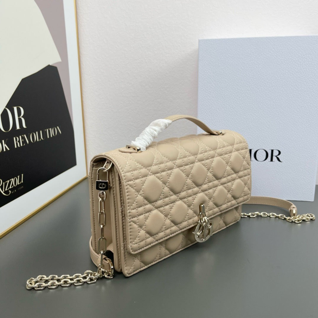 DIOR - miss dior