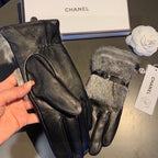 CHANEL - Fur gloves