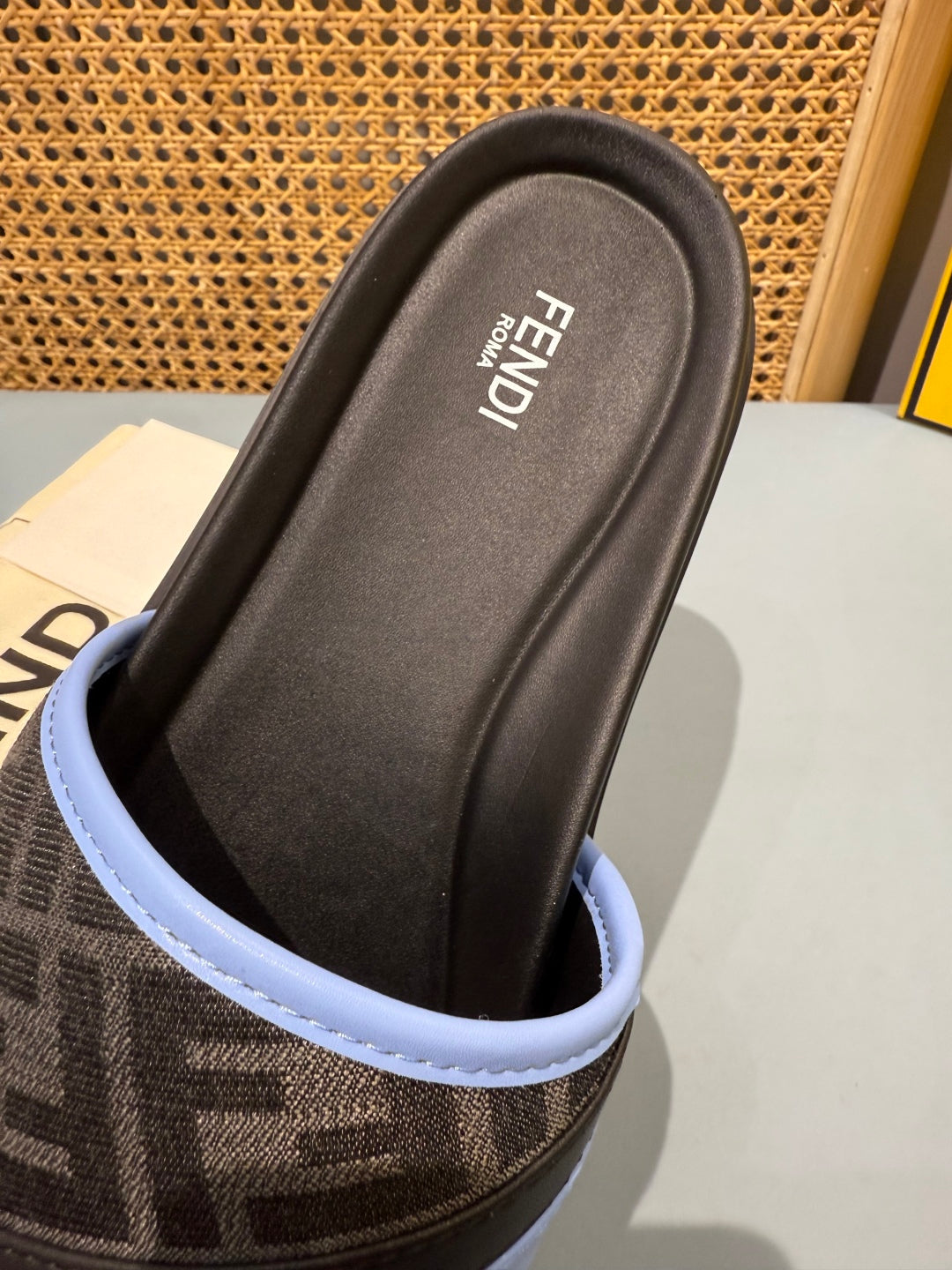 FENDI - Diagonal Slides