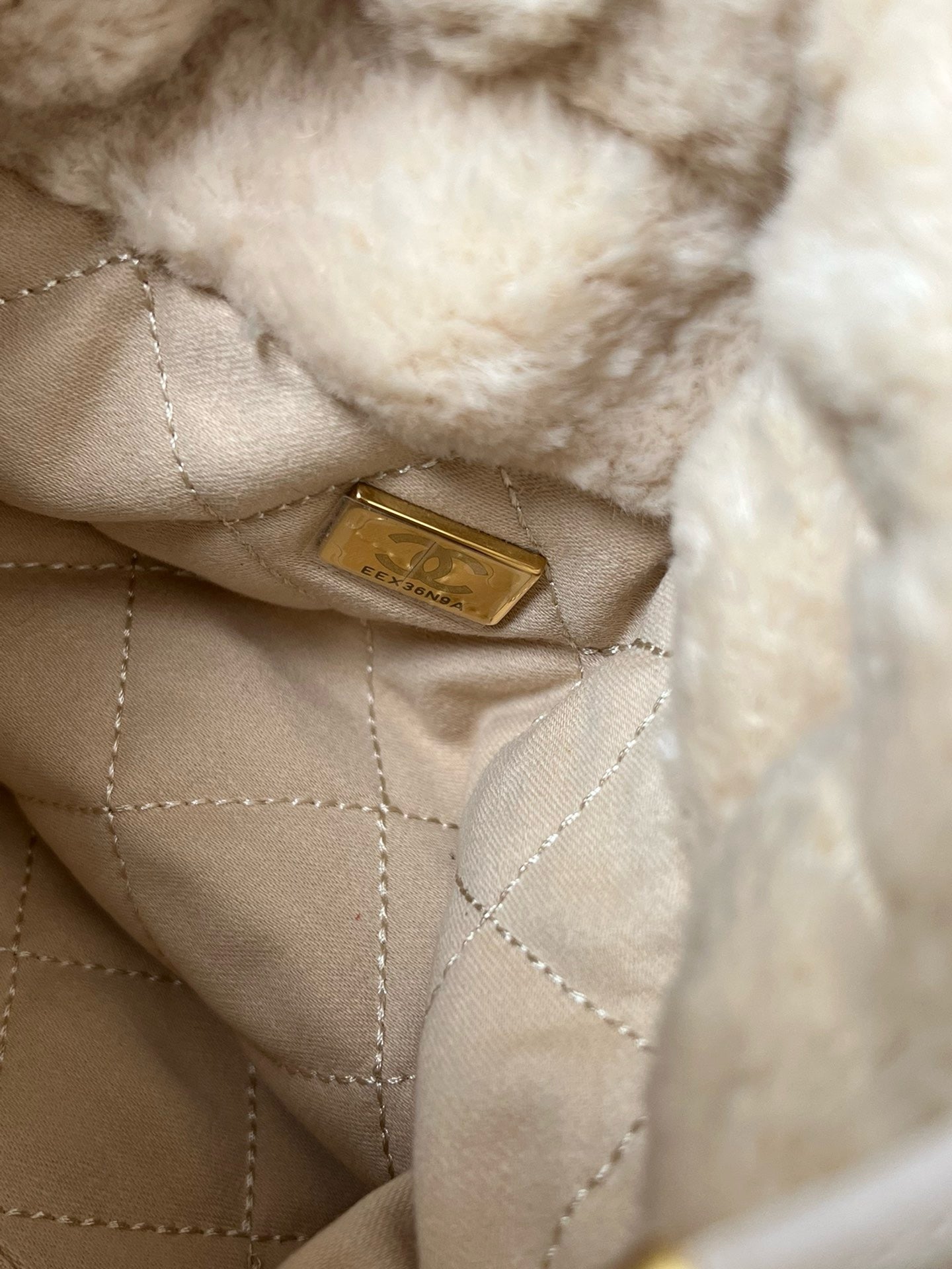 CHANEL - Shiny Calfskin & Gold-Tone Metal