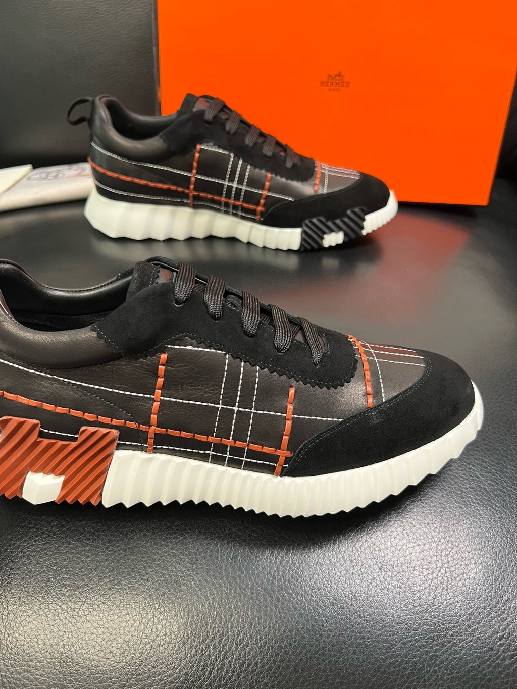 HERMES- Bouncing sneakers