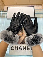 CHANEL - Fur gloves
