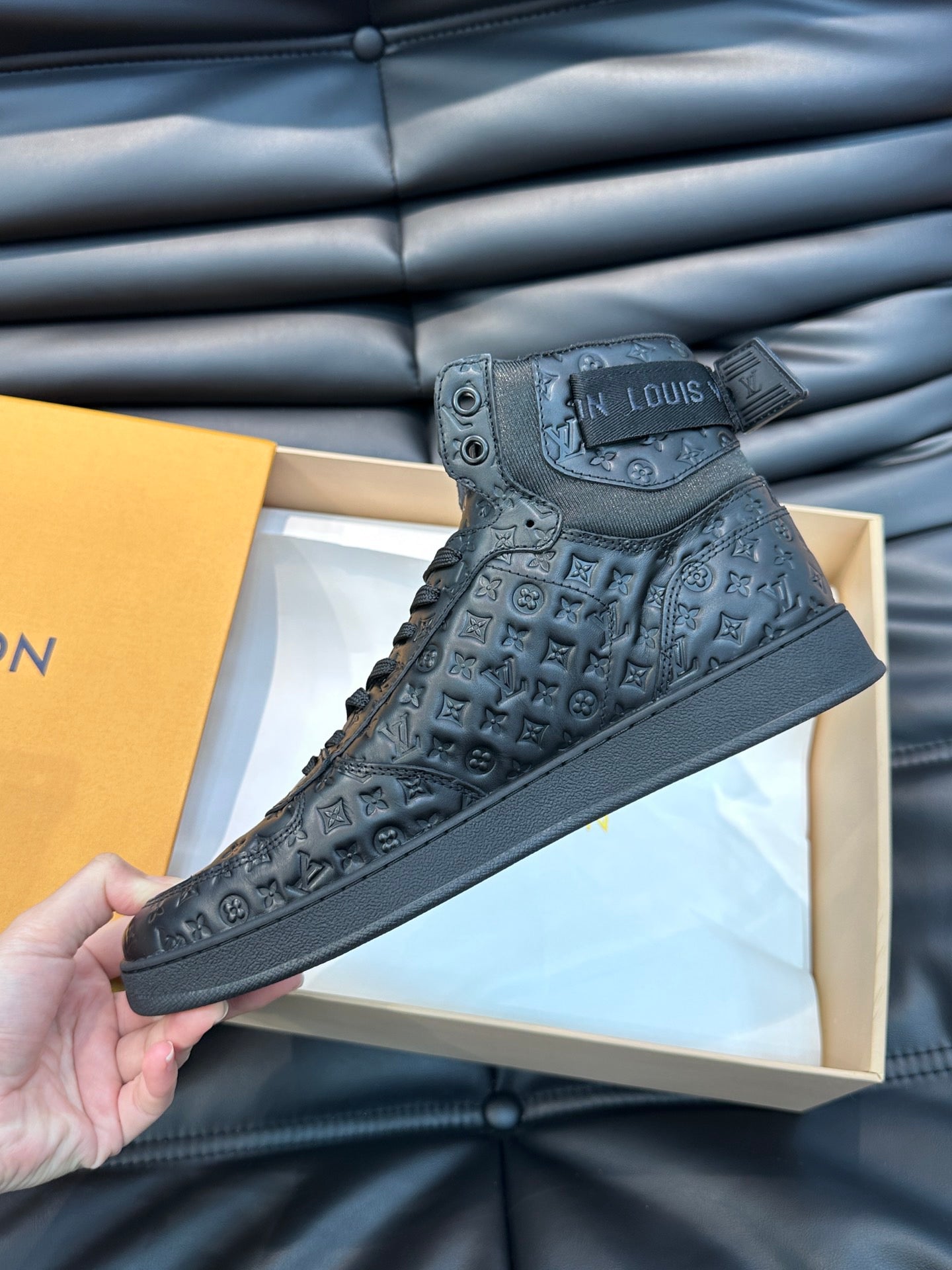 LOUIS VUITTON - Rivoli ankle