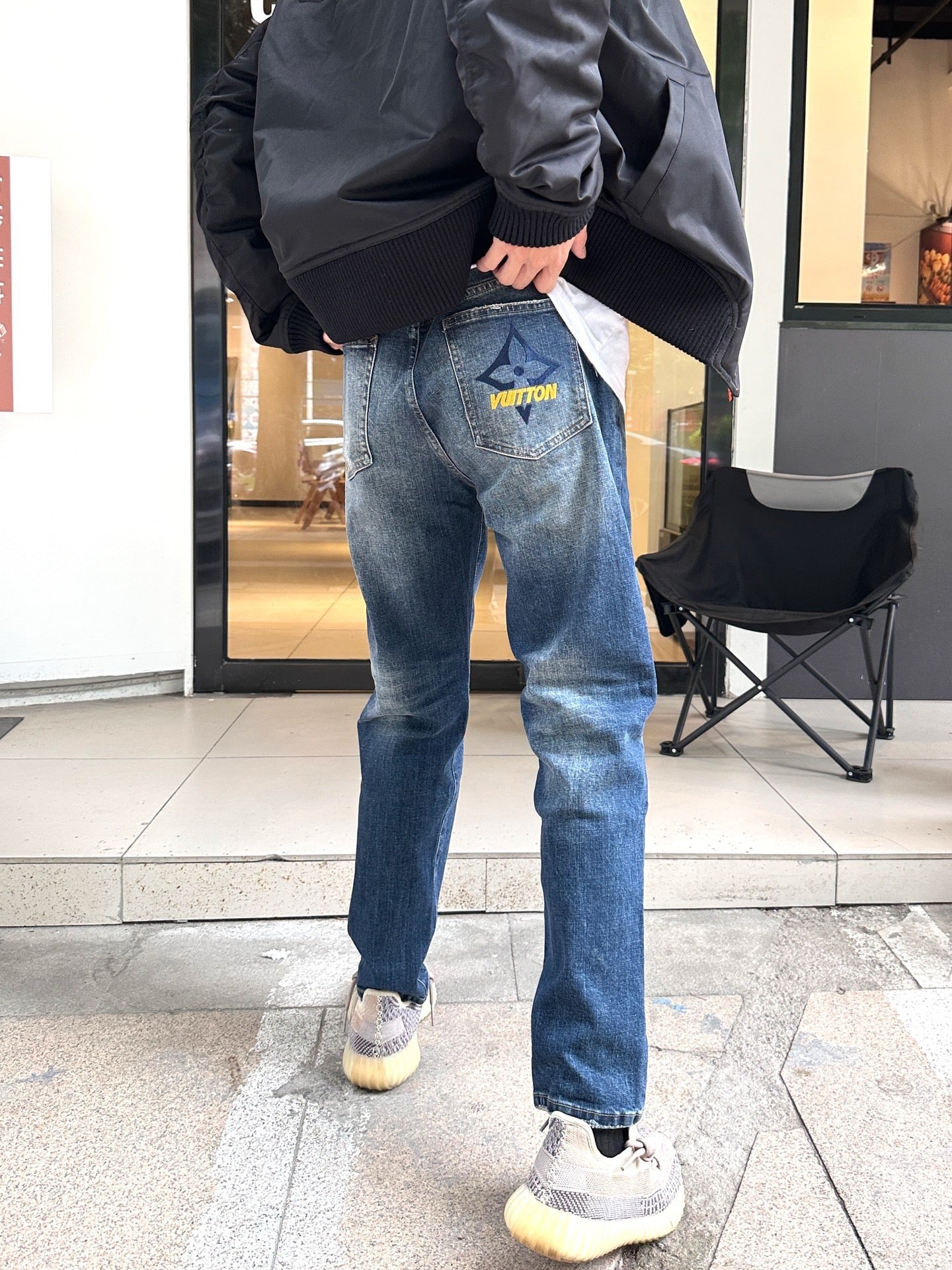 LOUIS VUITTON-  jeans
