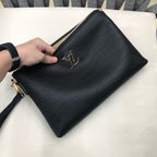 LOUIS VUITTON - Men’s clutch