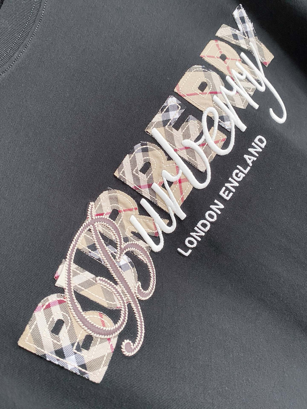 BURBERRY - T-shirt