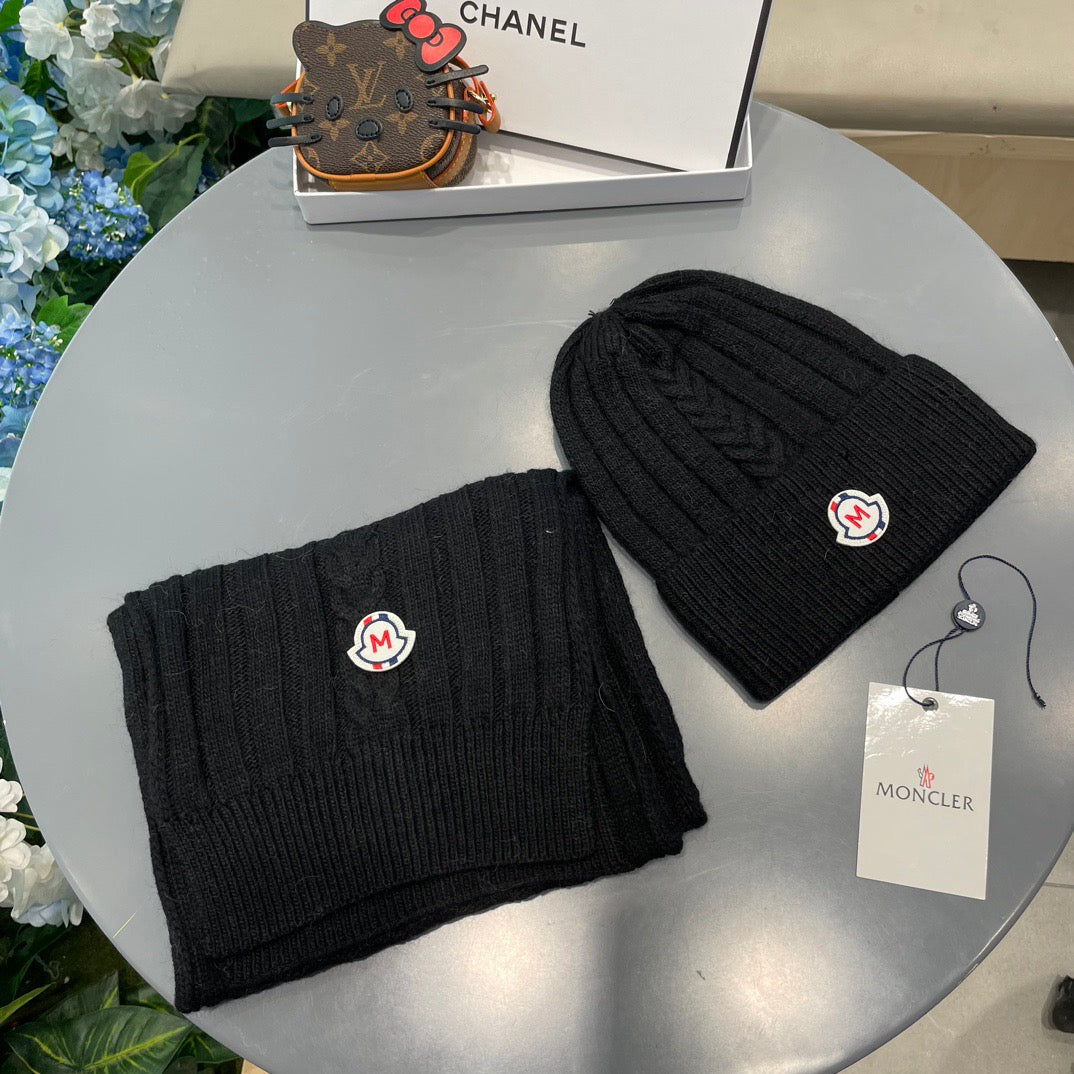 MONCLER -  Two-piece set of cashmere