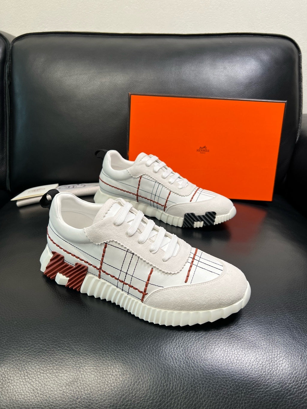 HERMES- Bouncing sneakers