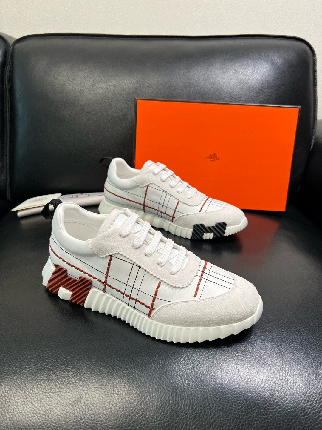 HERMES- Bouncing sneakers