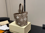 LOUIS VUITTON- all in BB