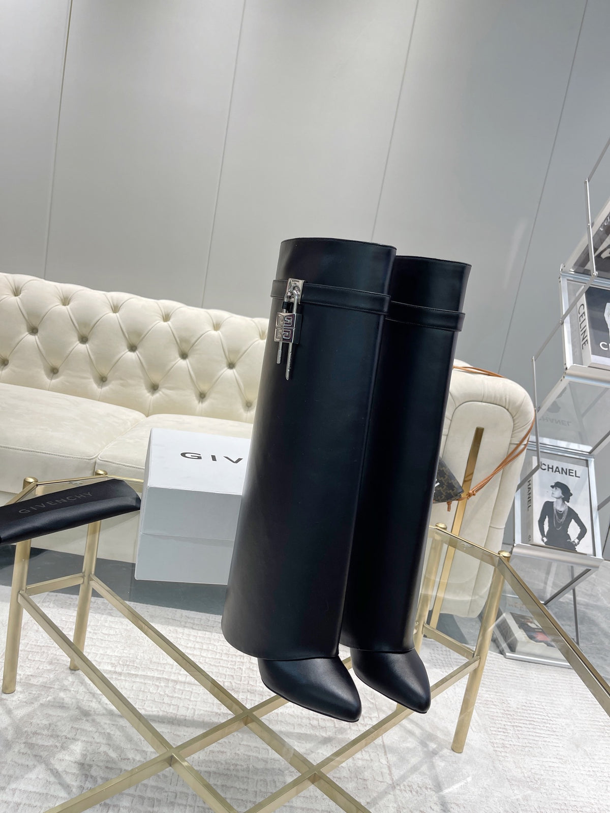 GIVENCHY - Shark lock boots