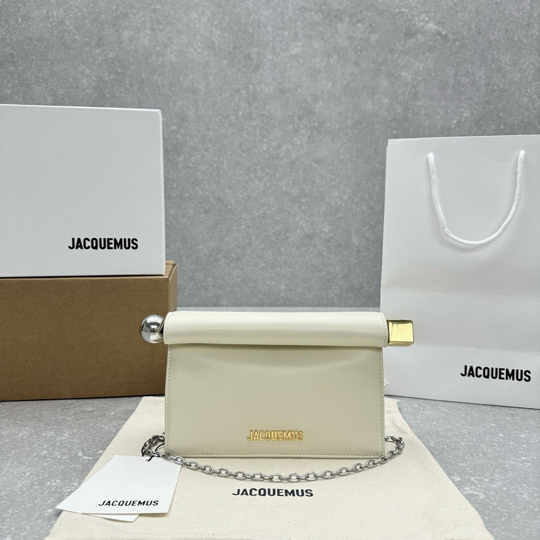 JACQUEMUS - La Petite Pochette Rond Carré clutch