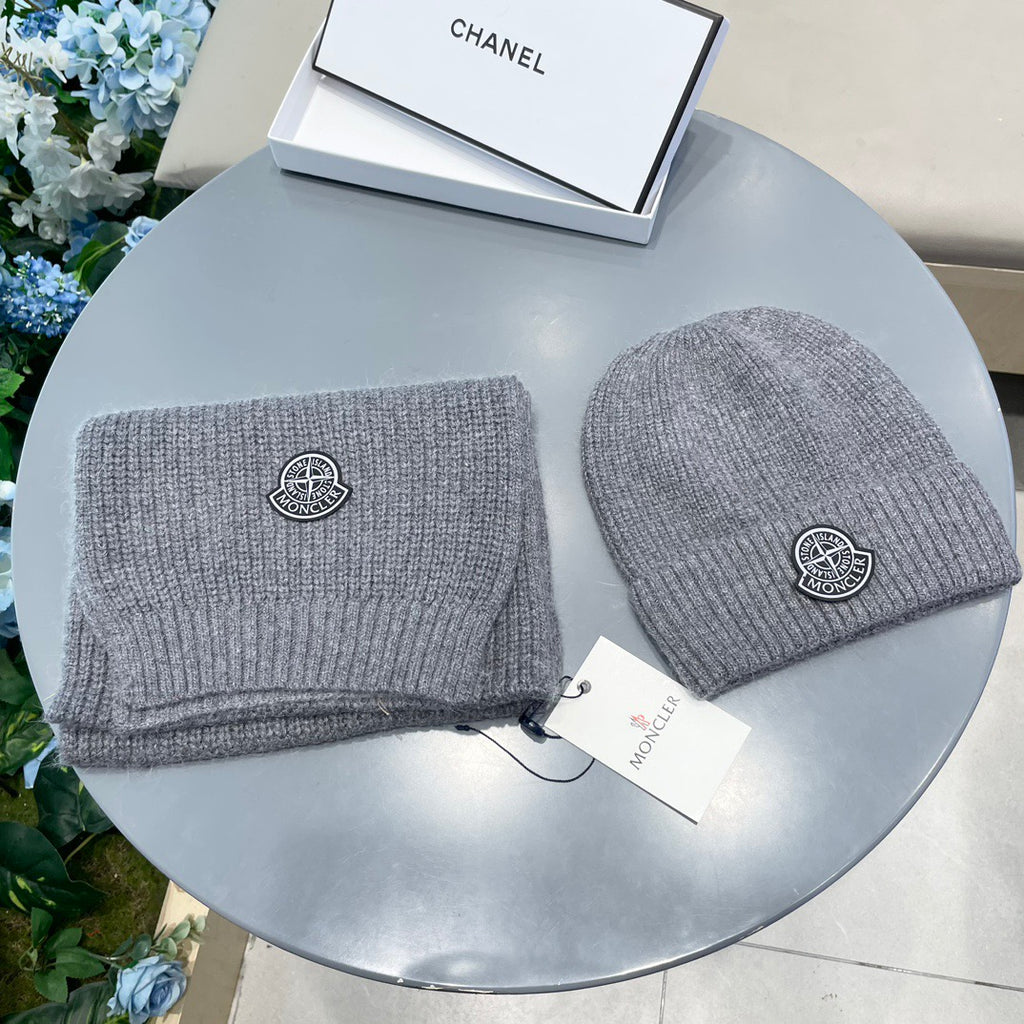 MONCLER -  Two-piece set of cashmere