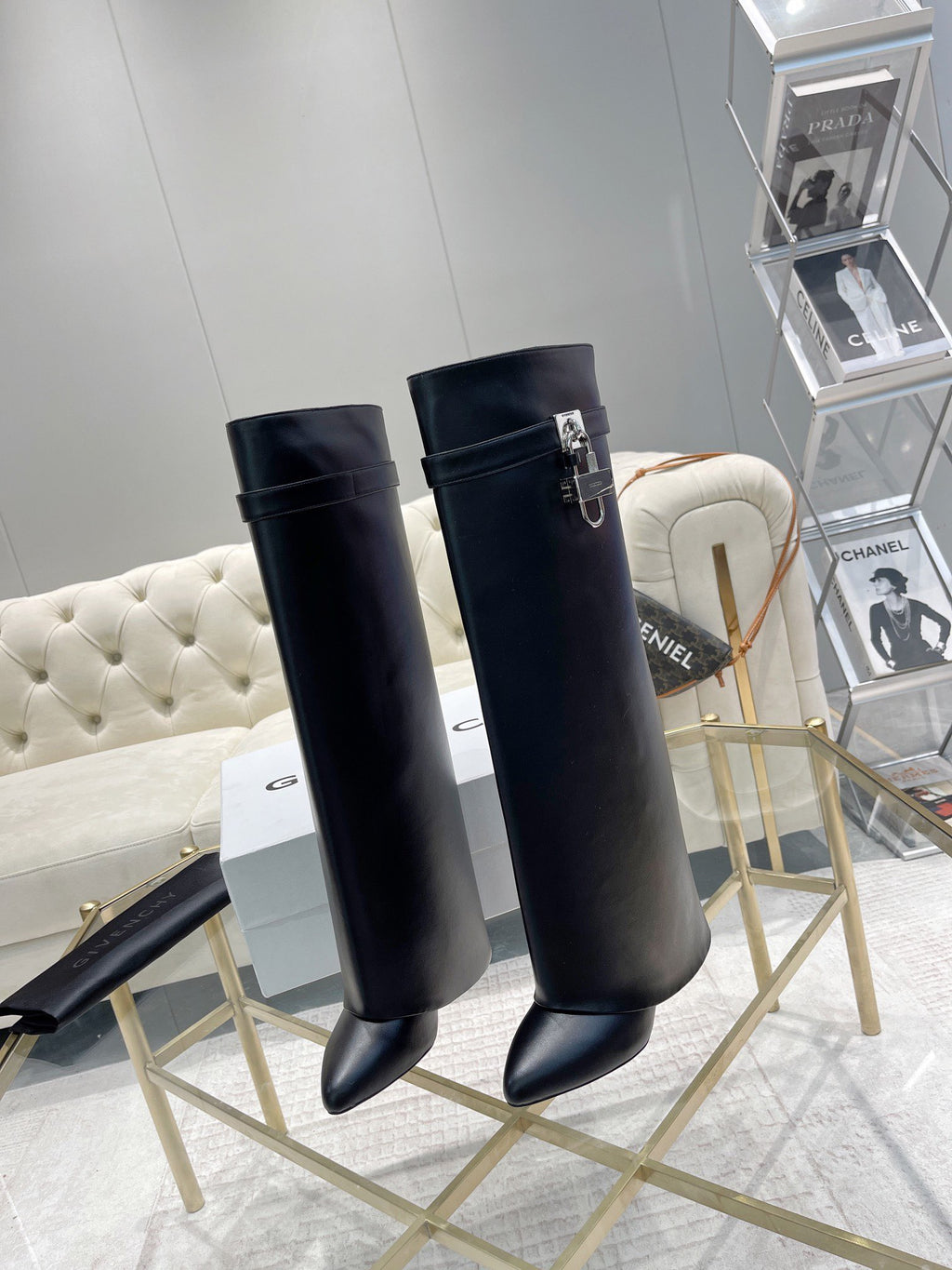 GIVENCHY - Shark lock boots