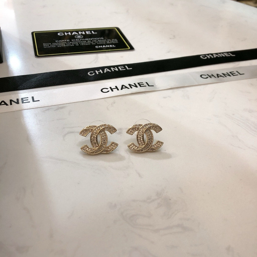 CHANEL - earrings