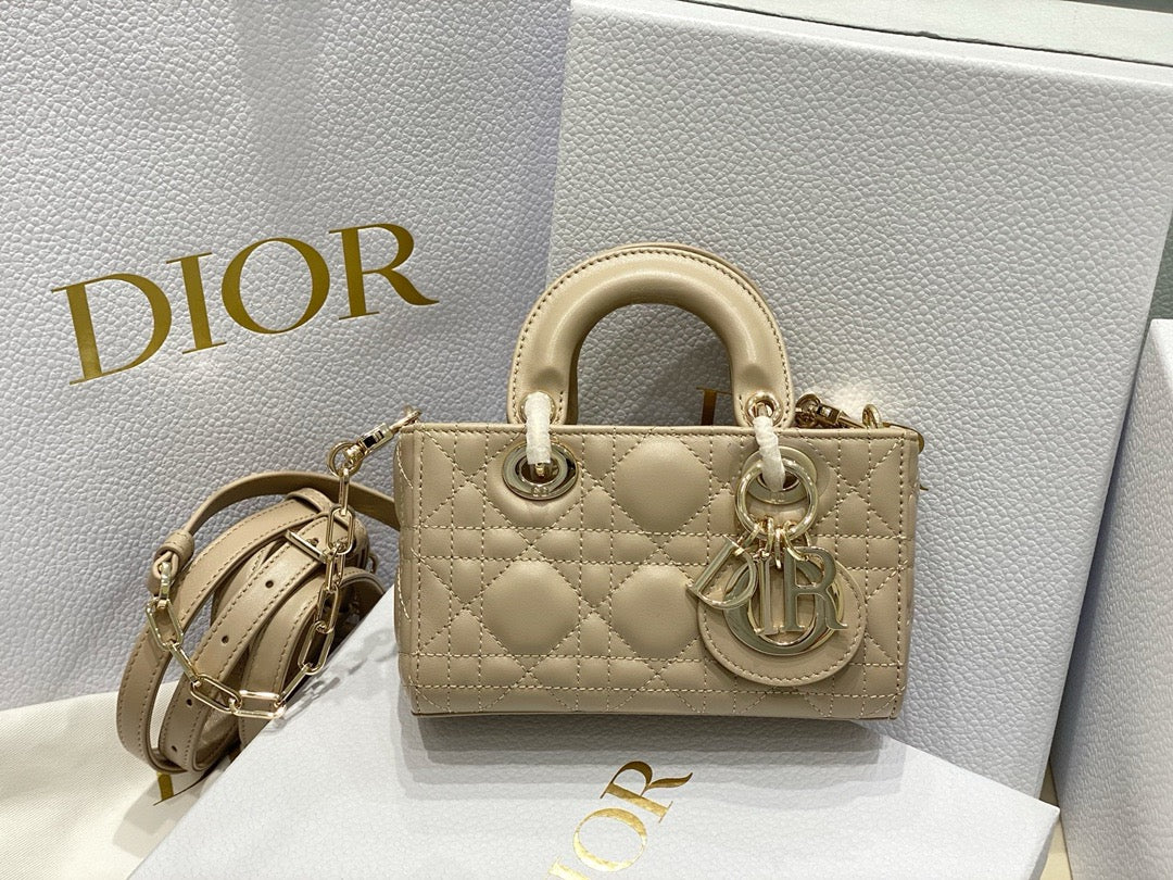 DIOR - D Joy bag