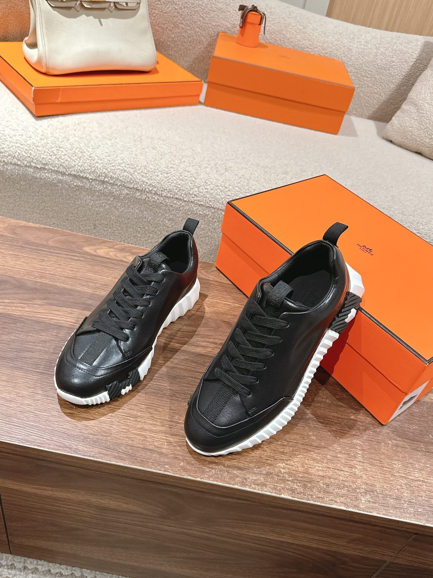 HERMES - Bouncing sneakers