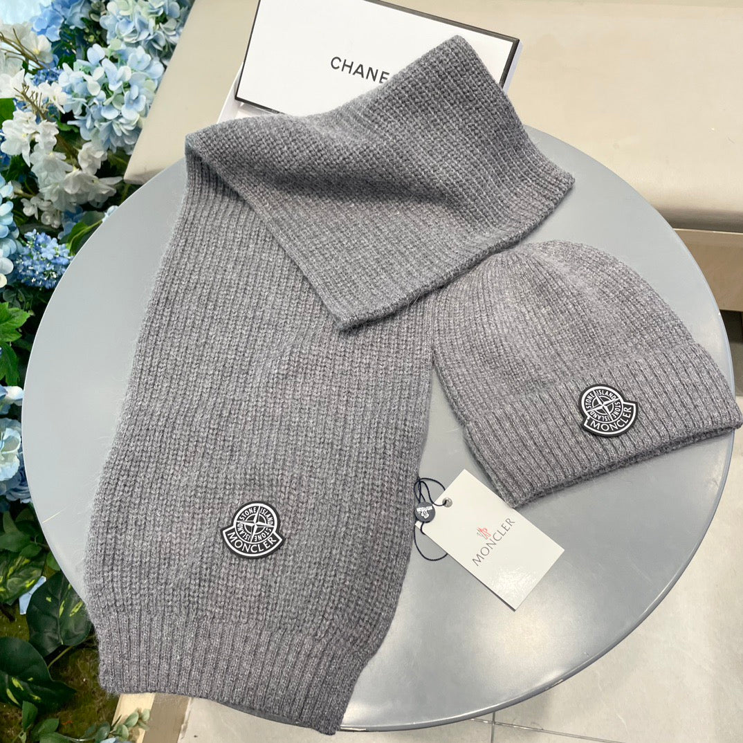 MONCLER -  Two-piece set of cashmere