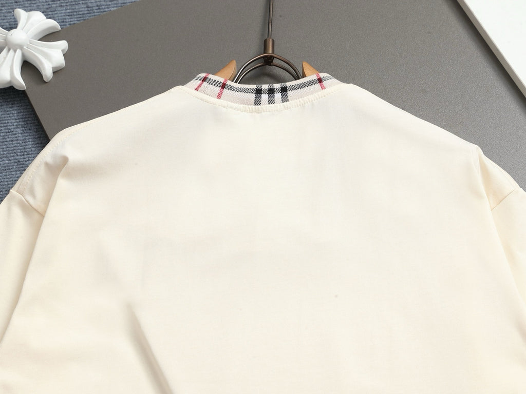BURBERRY - T-shirt