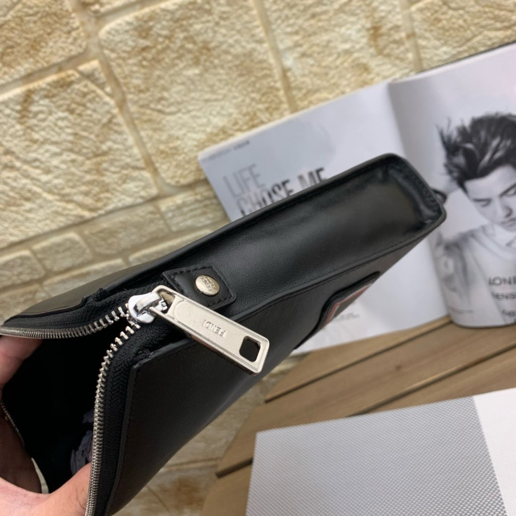 FENDI - Men’s clutch