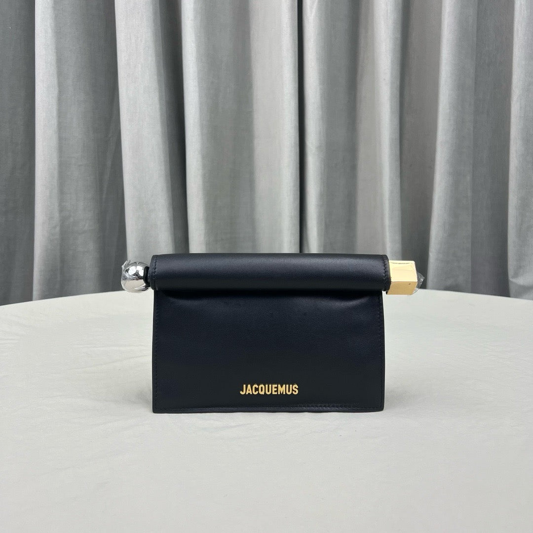 JACQUEMUS - La Petite Pochette Rond Carré clutch