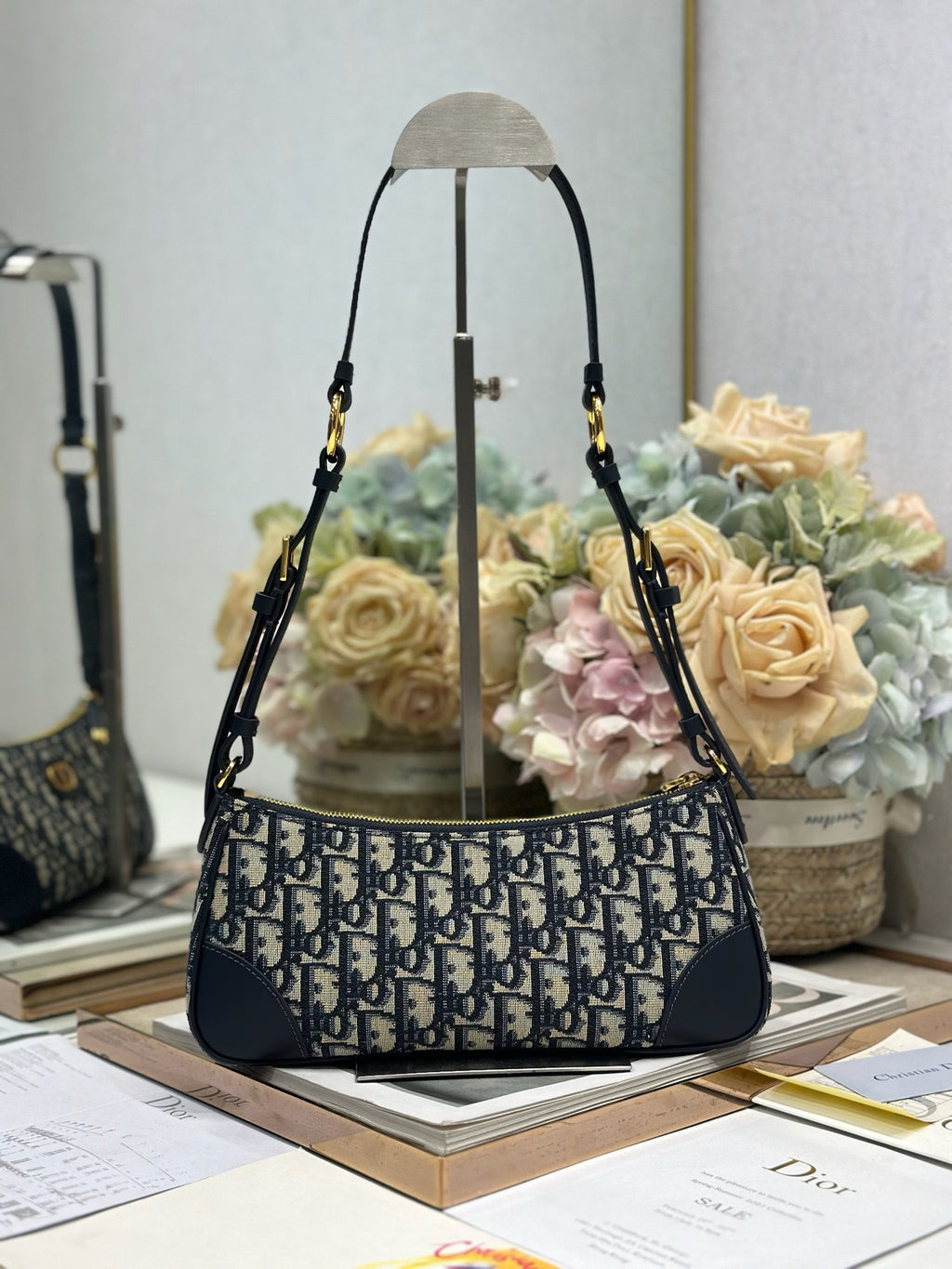 DIOR - Montaigne Wanderlust Mini Bag