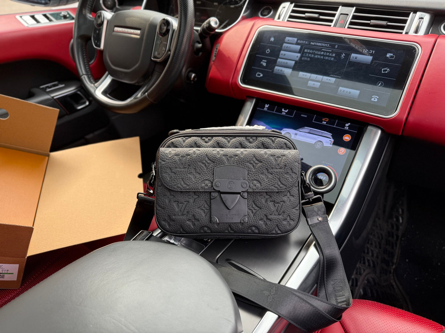 LOUIS VUITTON - S-lock