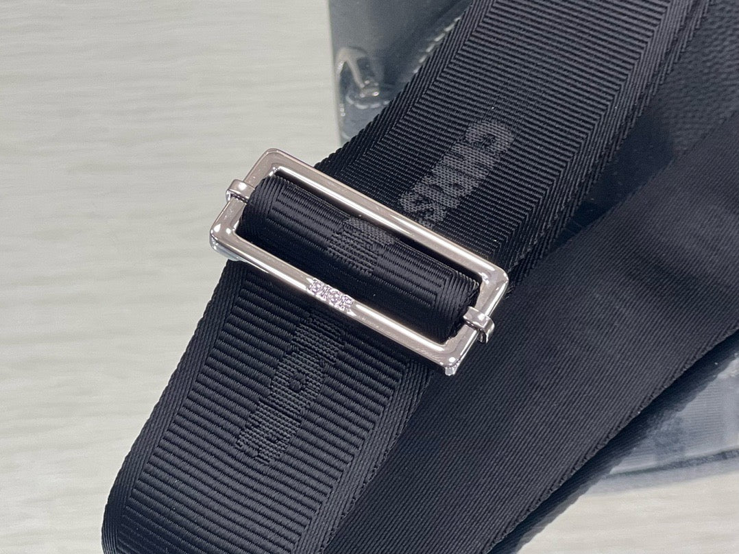 DIOR - Men’s Oblique bag