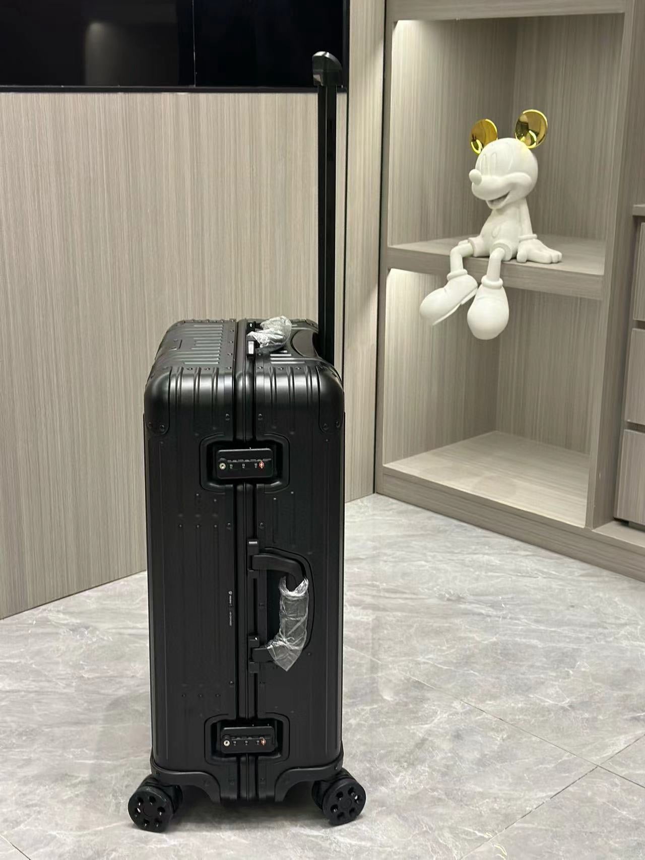 RIMOWA - ORIGINAL
Cabin