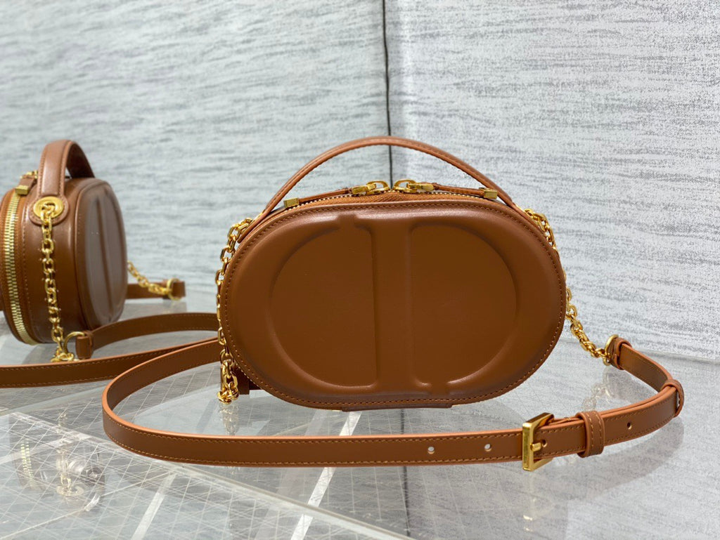 DIOR - Signature