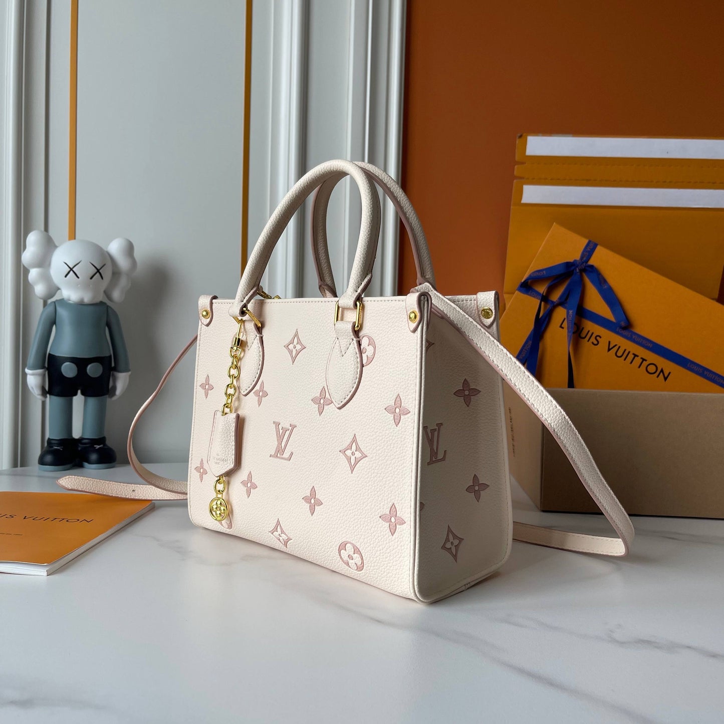 LOUIS VUITTON- On the go
