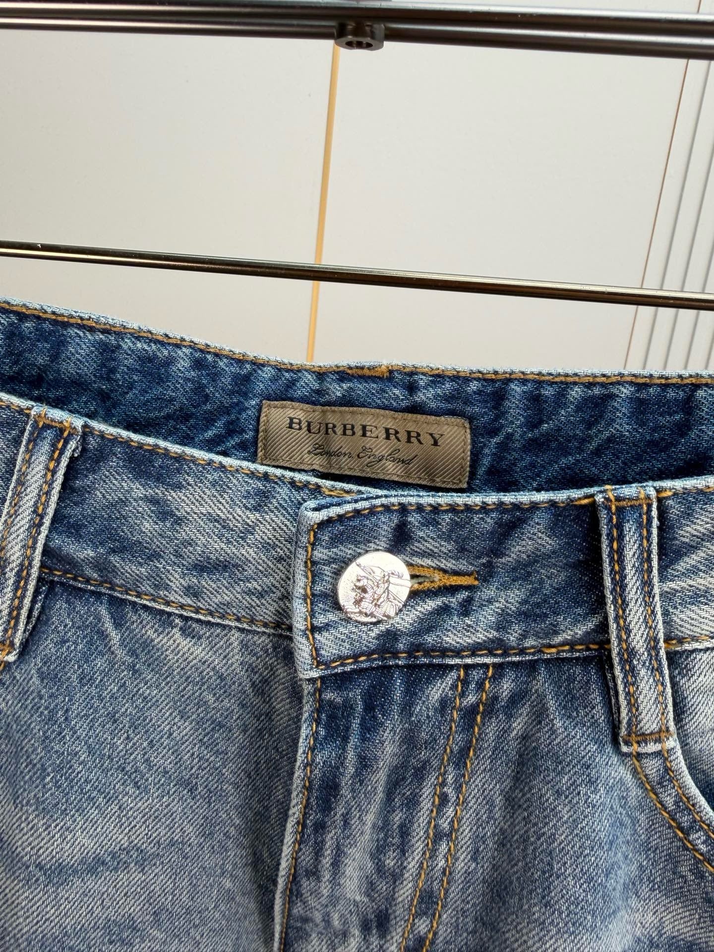 BURBERRY - Jeans shorts