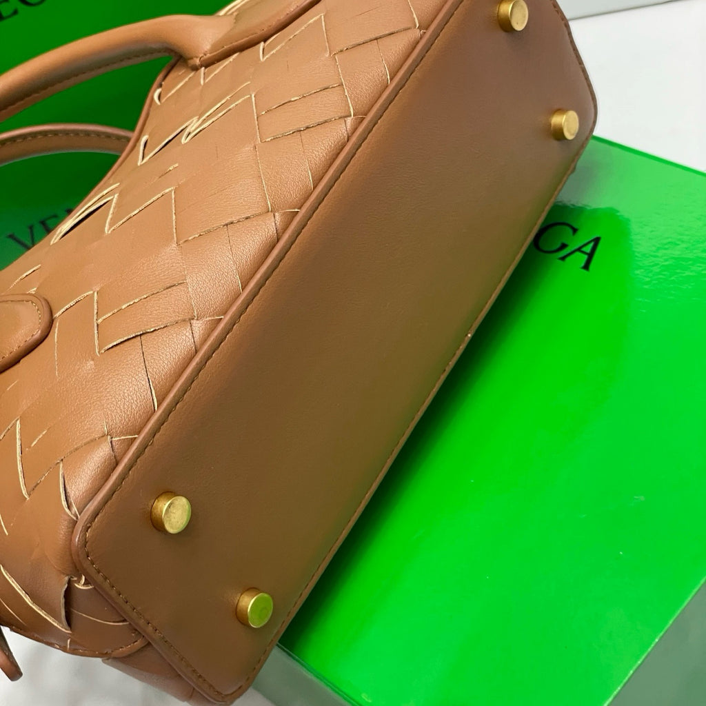 BOTTEGA VENETA- McCartney