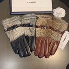 CHANEL - Fur gloves