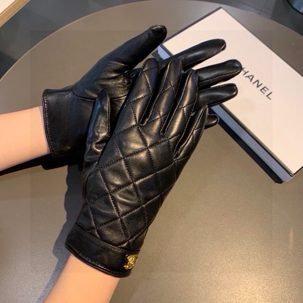 CHANEL - Gloves