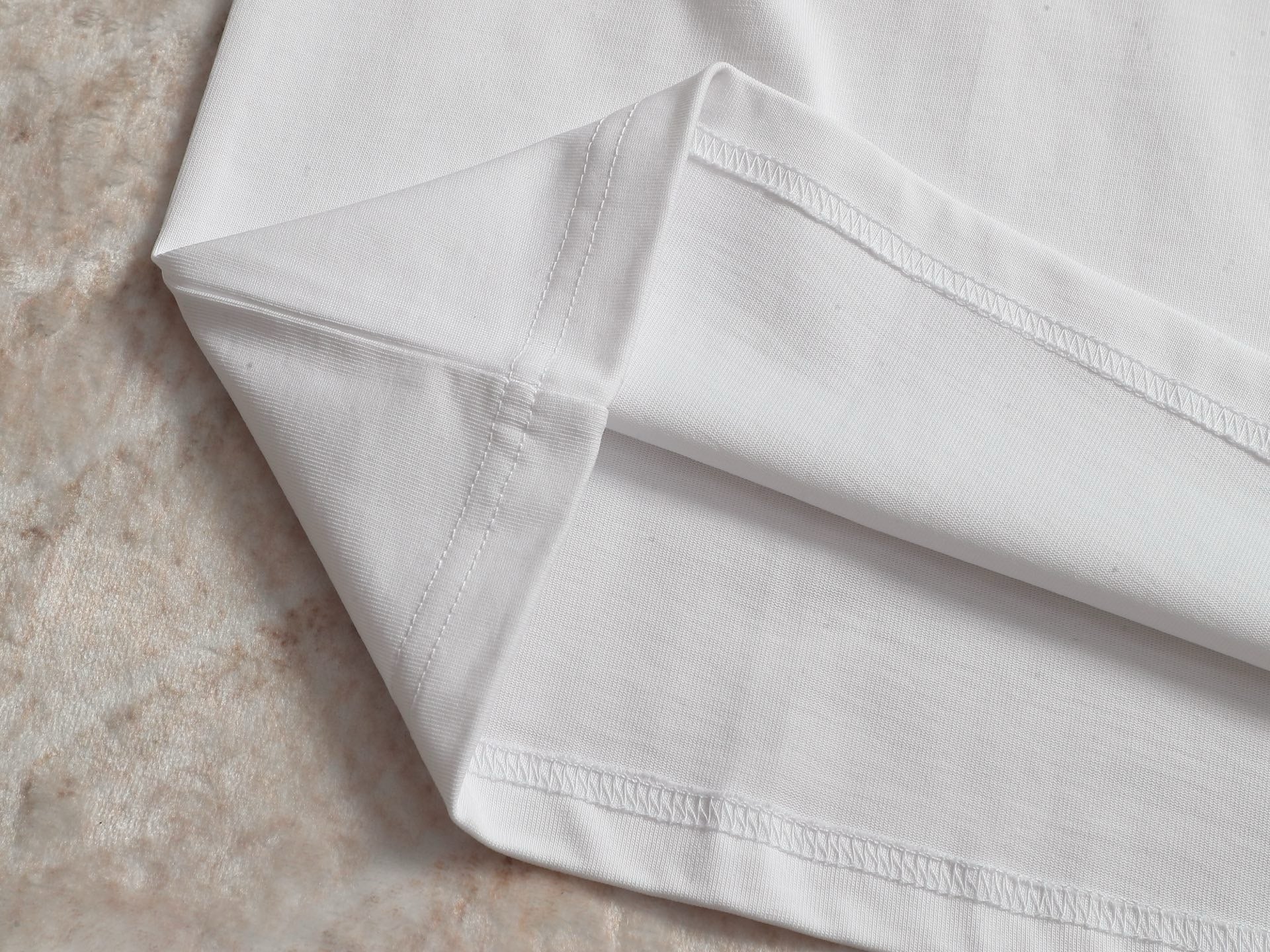 BURBERRY - T-shirt