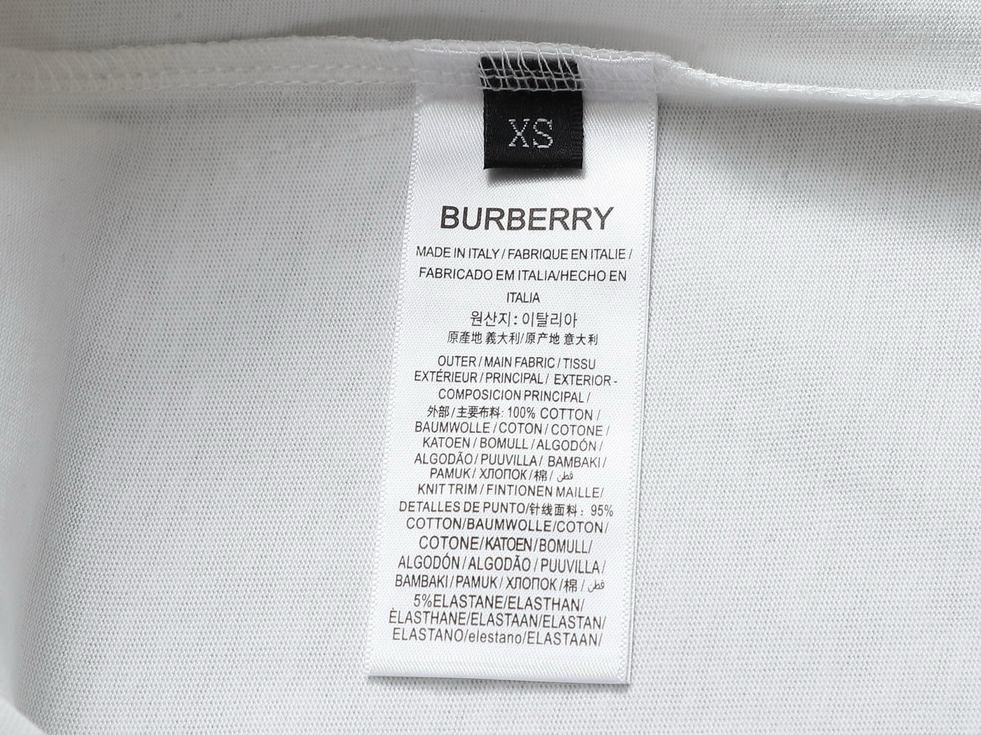 BURBERRY - T-shirt