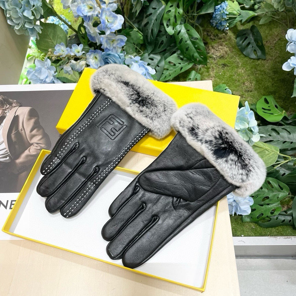 FENDI - Fur gloves