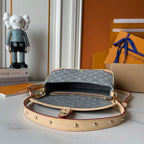 LOUIS VUITTON- Diane