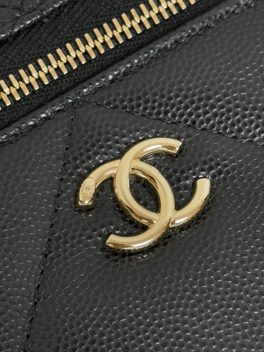 CHANEL - vanity bag