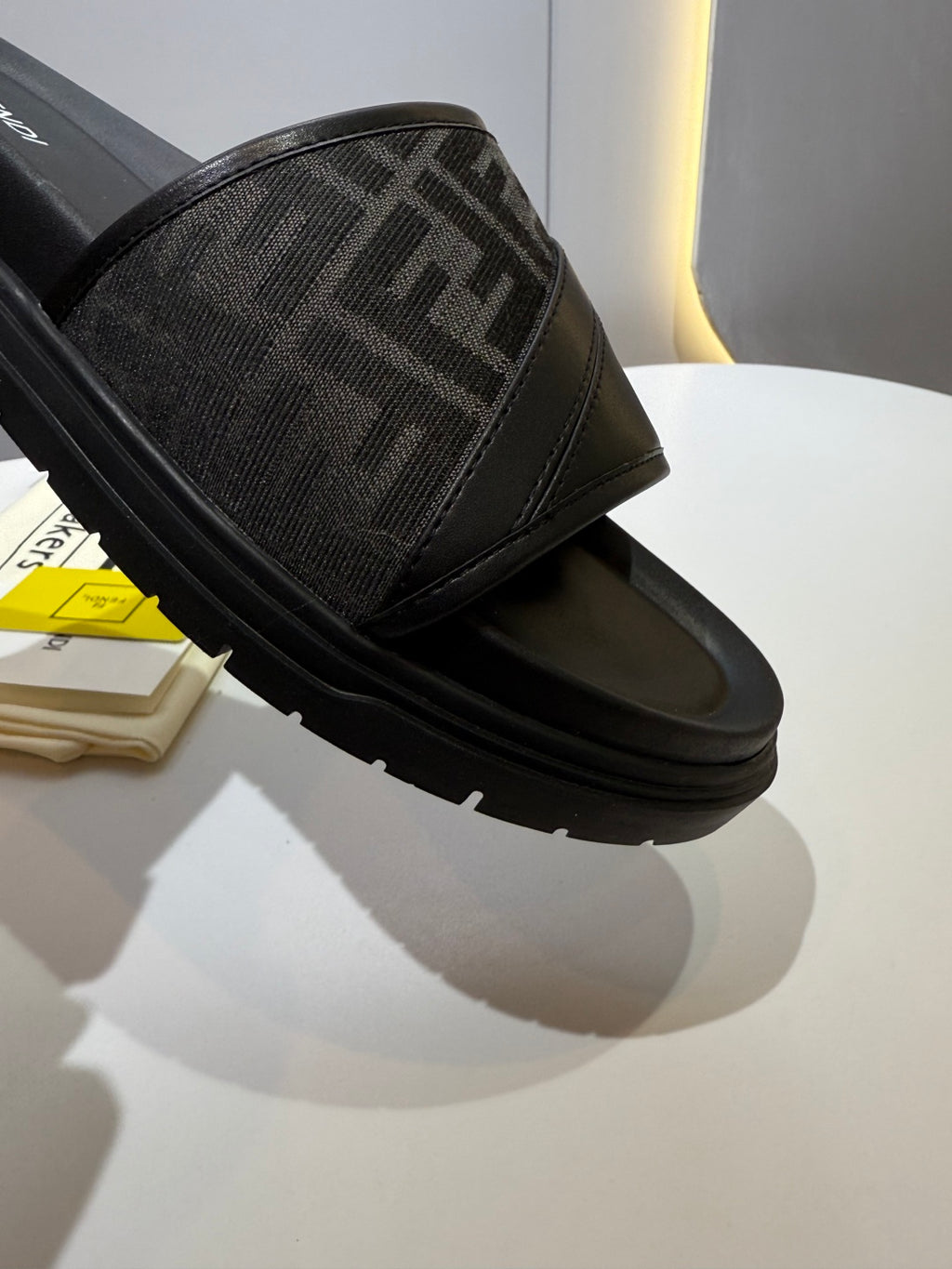 FENDI - Diagonal Slides