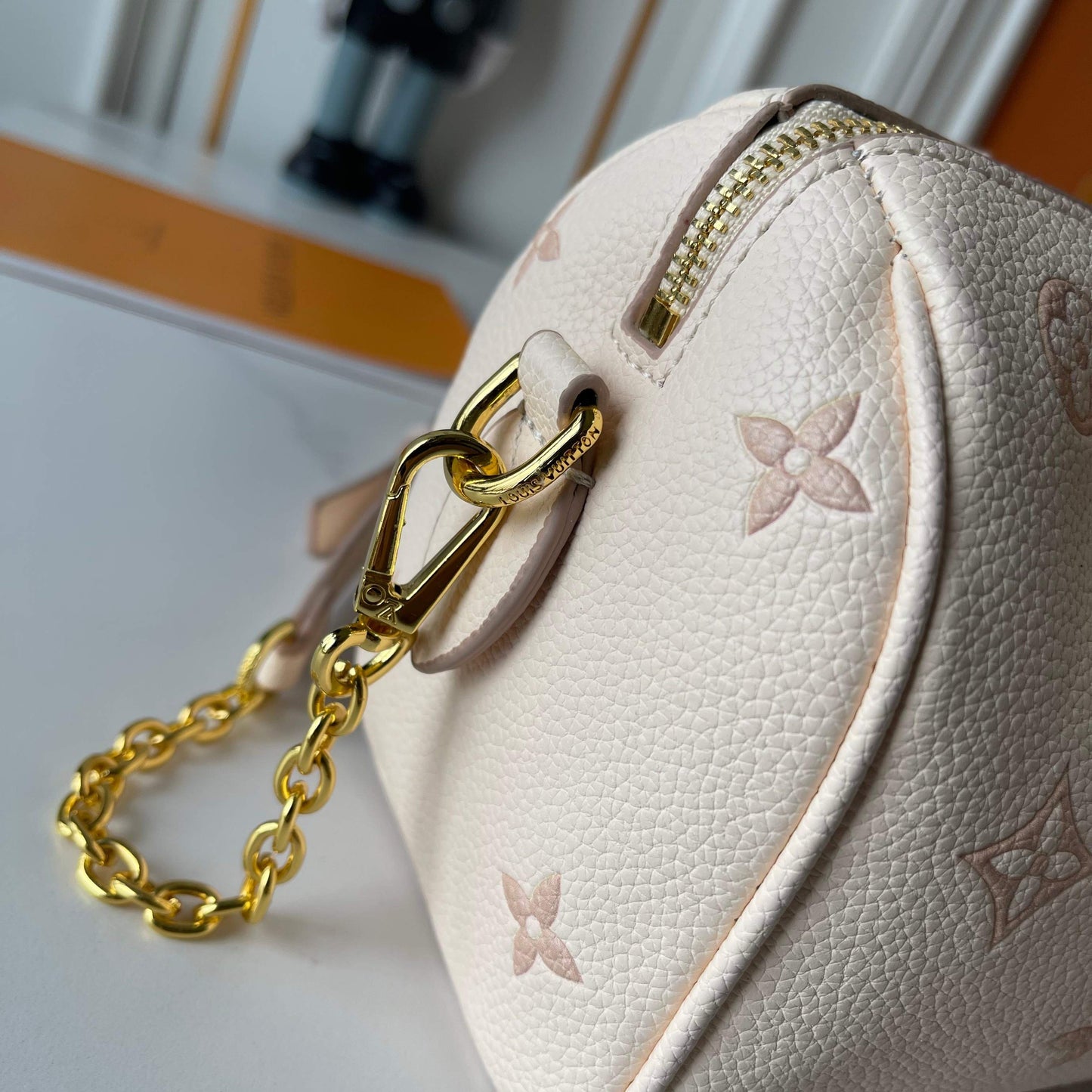 LOUIS VUITTON- Speedy Bandouliere