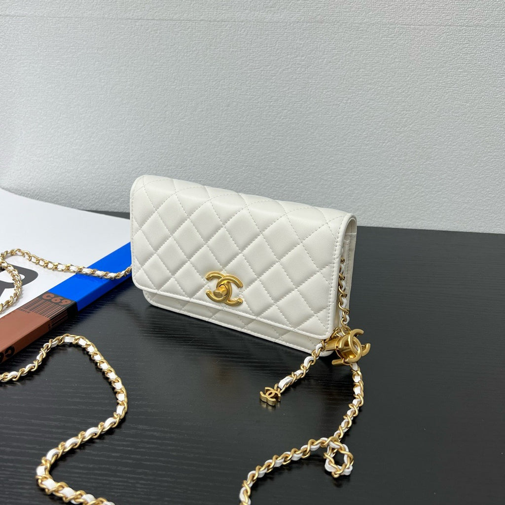 CHANEL - Caviar Quilted Hobo Bag