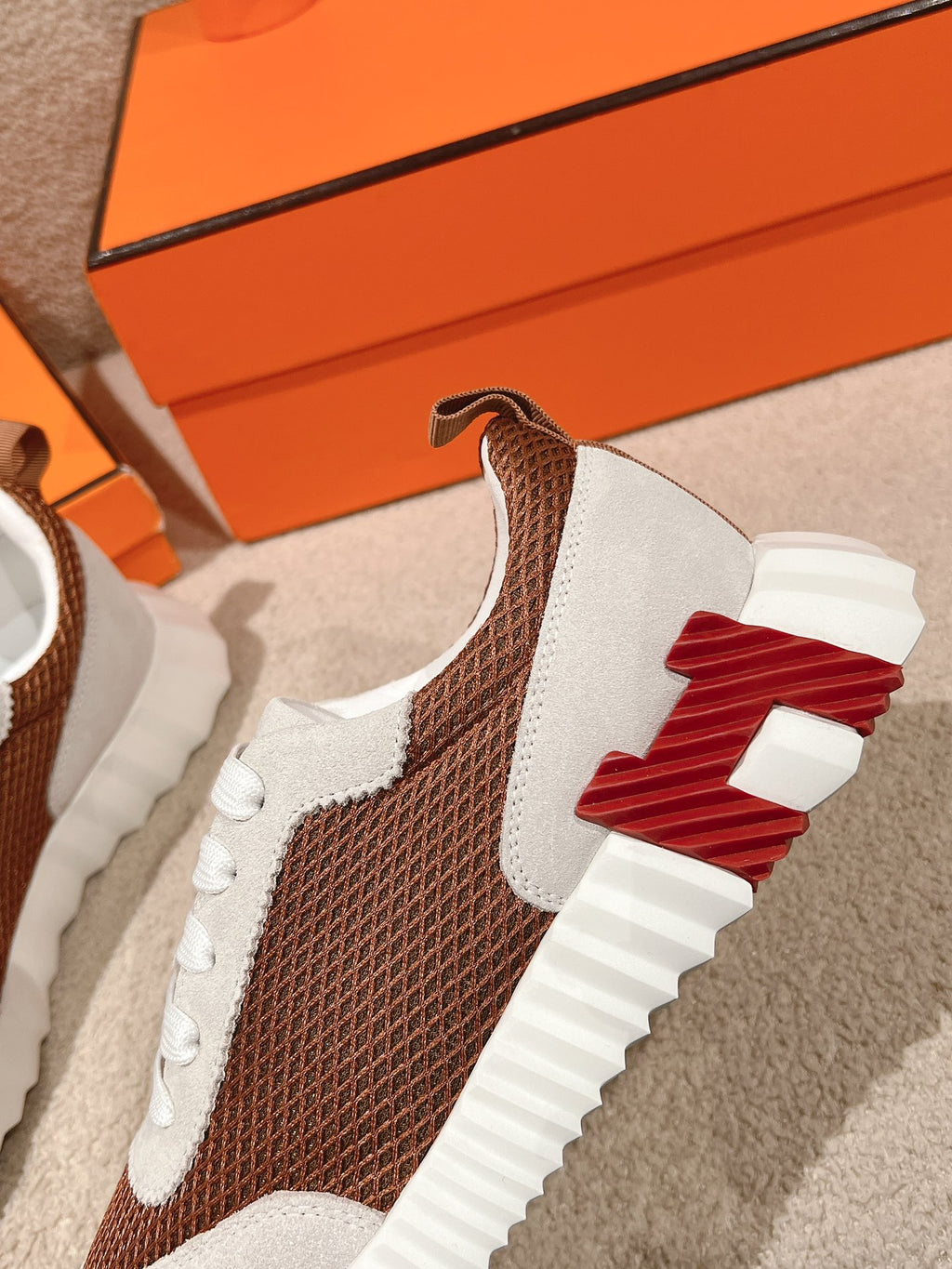 HERMES- bouncing sneakers