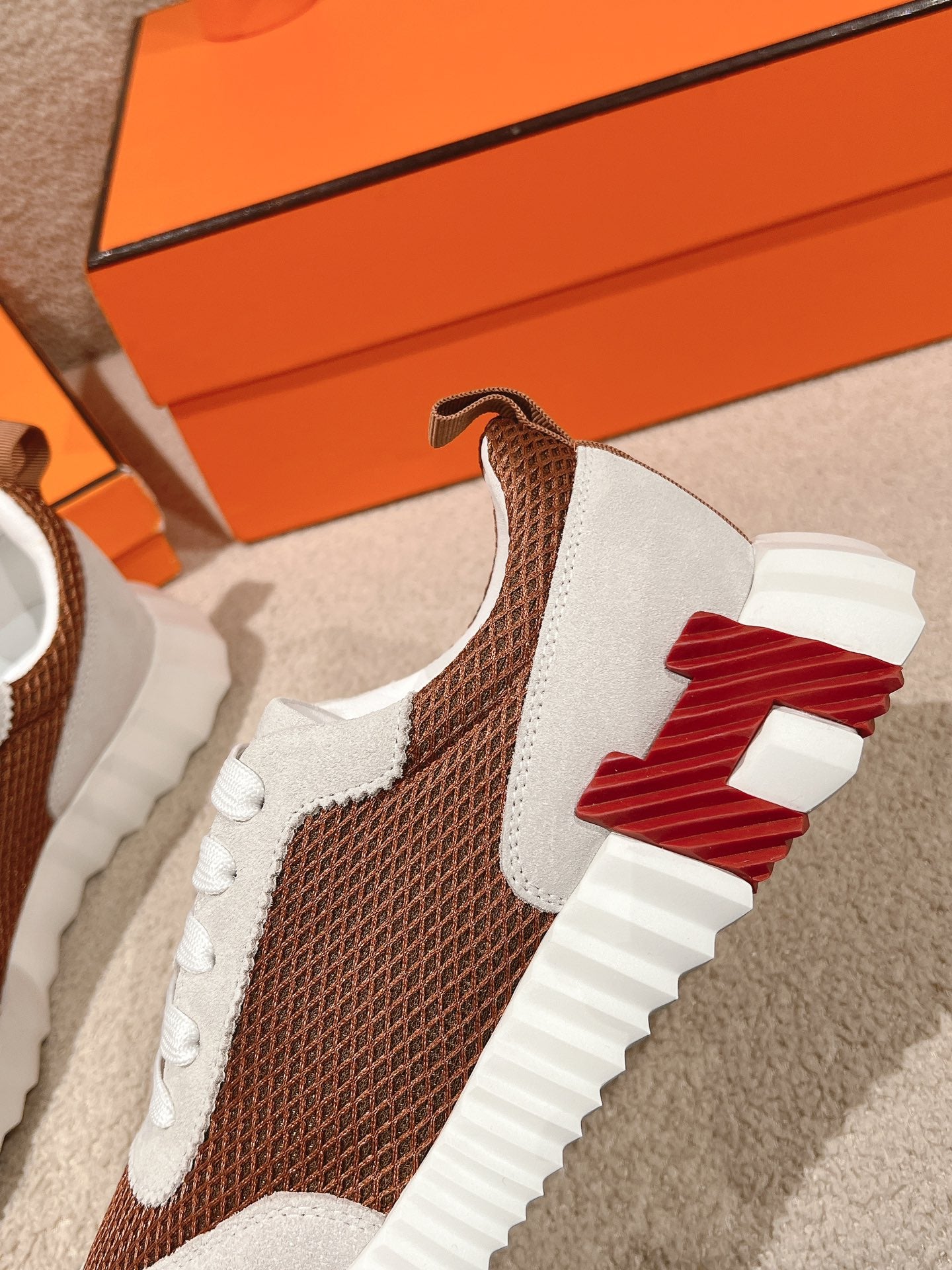 HERMES- bouncing sneakers