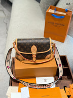 LOUIS VUITTON- Diane